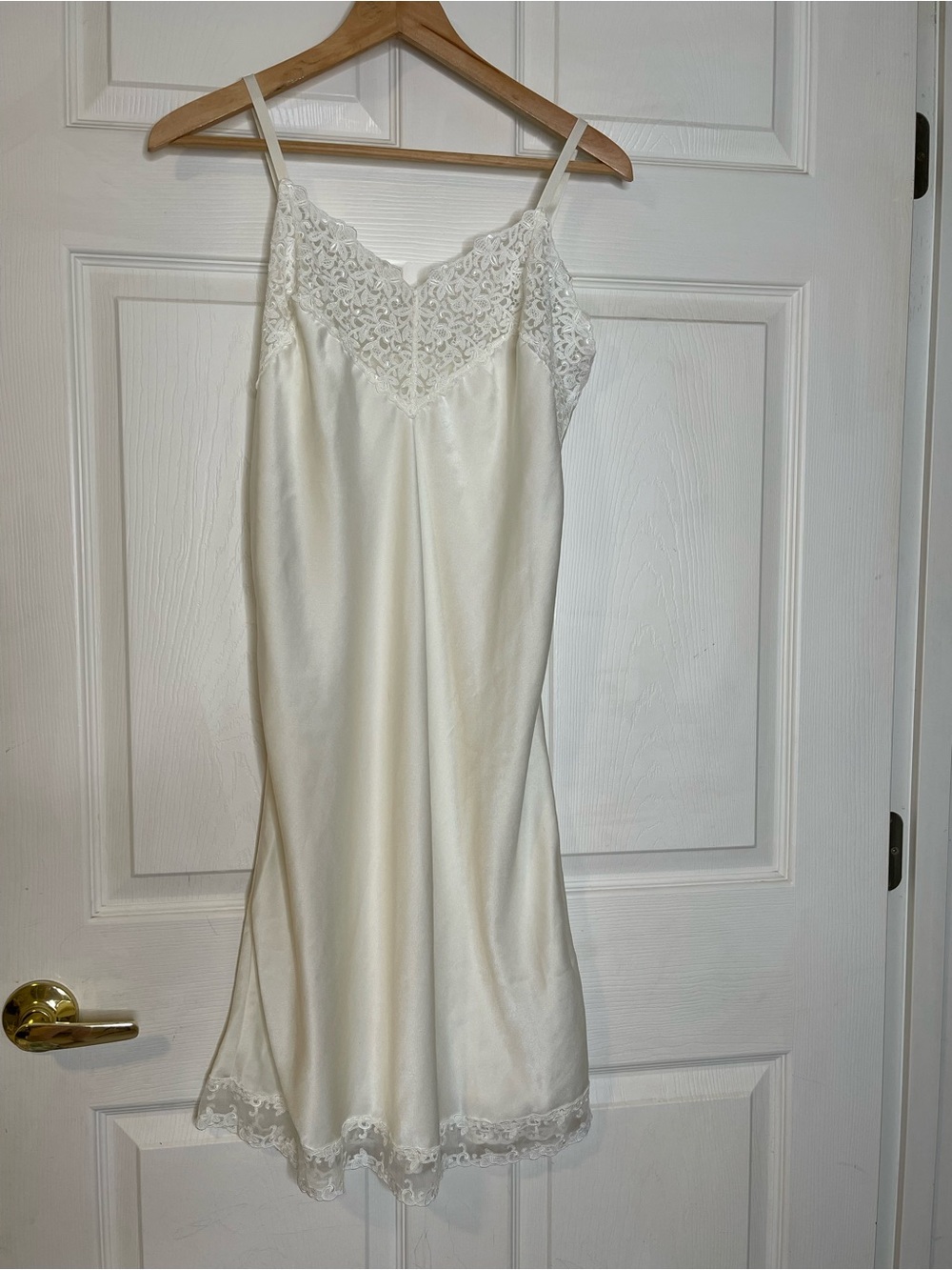 Wacoal Ivory Lace-Trim Satin Slip